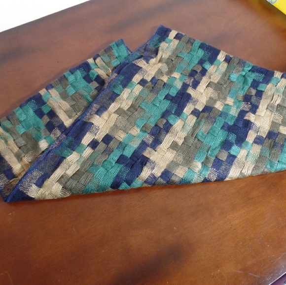 Lot 2 scarf- - Picture 1 of 5